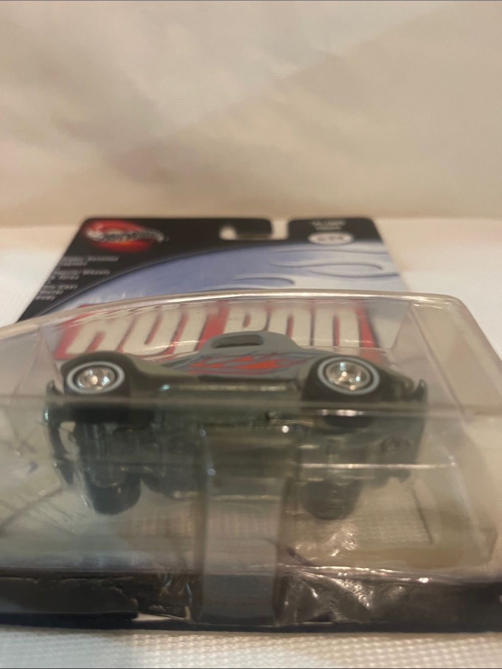 Hot Wheels Hot Rod Magazine Series Gray Toy Car with Red Flames - Picture 2 of 6